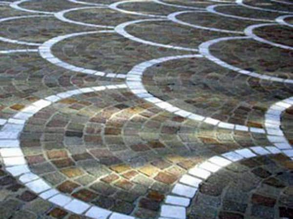 Realizzazione-pavimenti-esterni-in-porfido-Reggio-Emilia