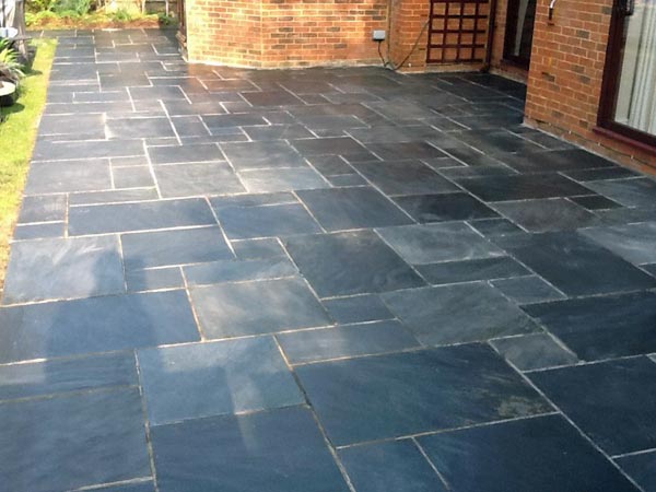 Realizzazione-pavimenti-in-ardesia-Reggio-Emilia